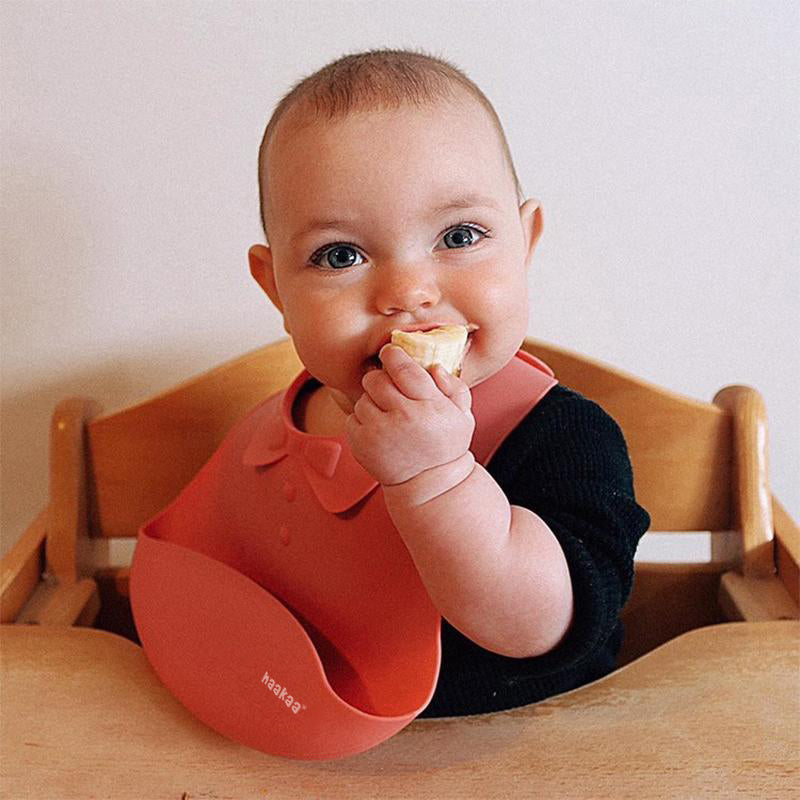 haakaa-silikon-baby-l-tzchen-mit-kr-meltasche-wasserdichtes-ess-l-tzchen-aus-100 image 3