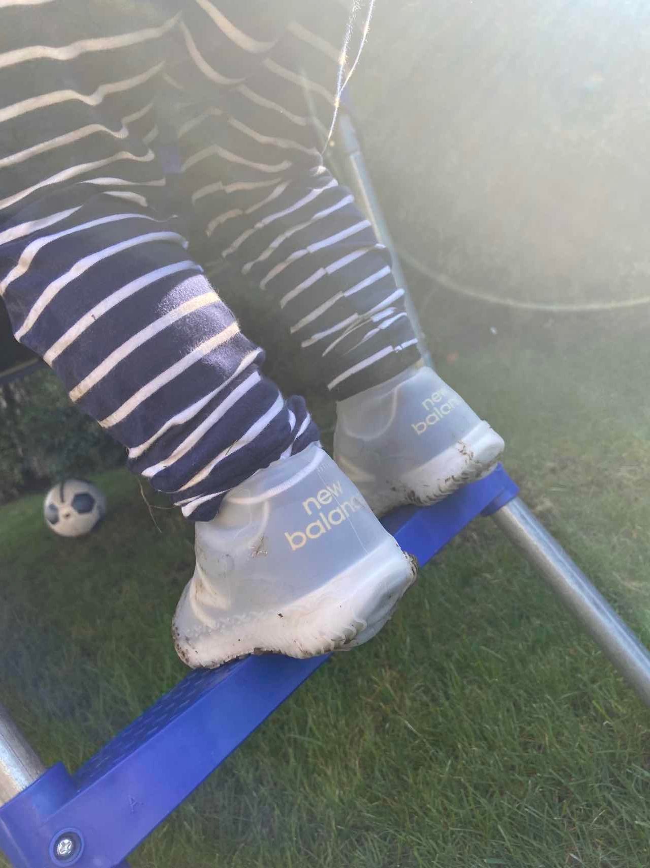 haakaa-kinder-wasserdichte-schuh-berzieher-wiederverwendbare-silikon-schuhschone image 2